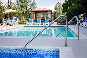 Outdoor pool - Staybridge Suites Colorado Springs North by IHG (Colorado Springs)