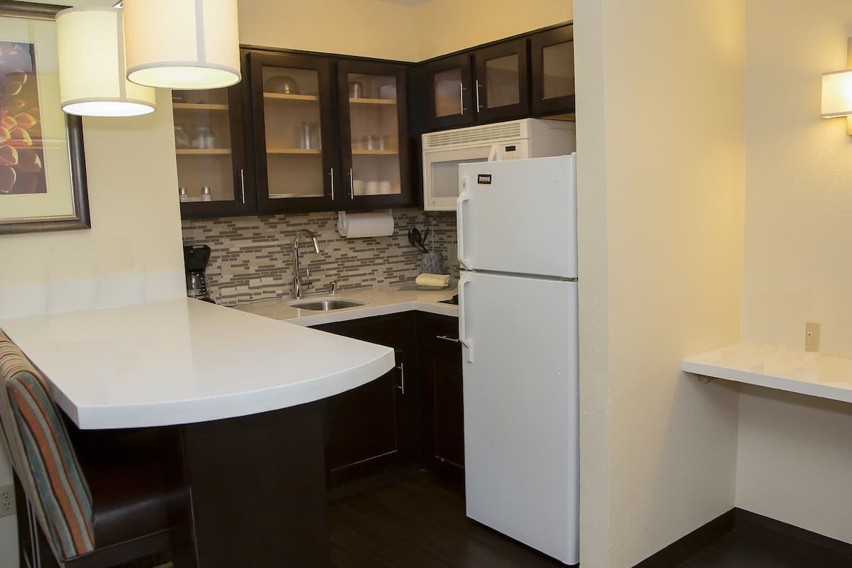 1 bedroom, desk, iron/ironing board, free cots/infant beds