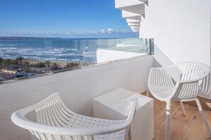 Premium Twin Room, Balcony, Partial Sea View | In-room safe, desk, free WiFi, bed sheets - HM Gran Fiesta Hotel (Palma de Mallorca)