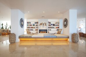 Lobby sitting area - HM Gran Fiesta Hotel (Palma de Mallorca)