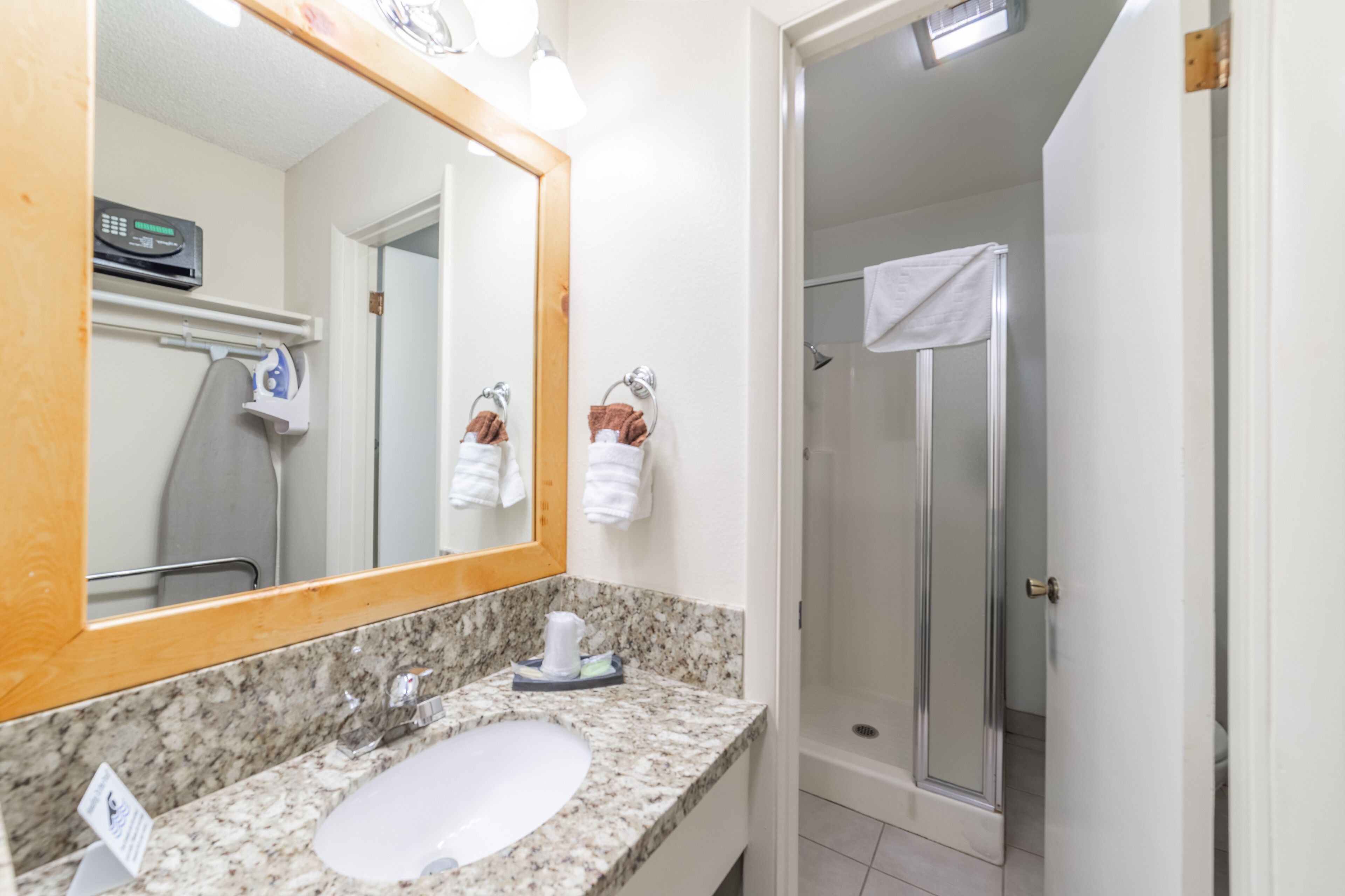 standard room, 1 queen bed, stair access only | 1 bedroom, in-room safe, desk, blackout curtains