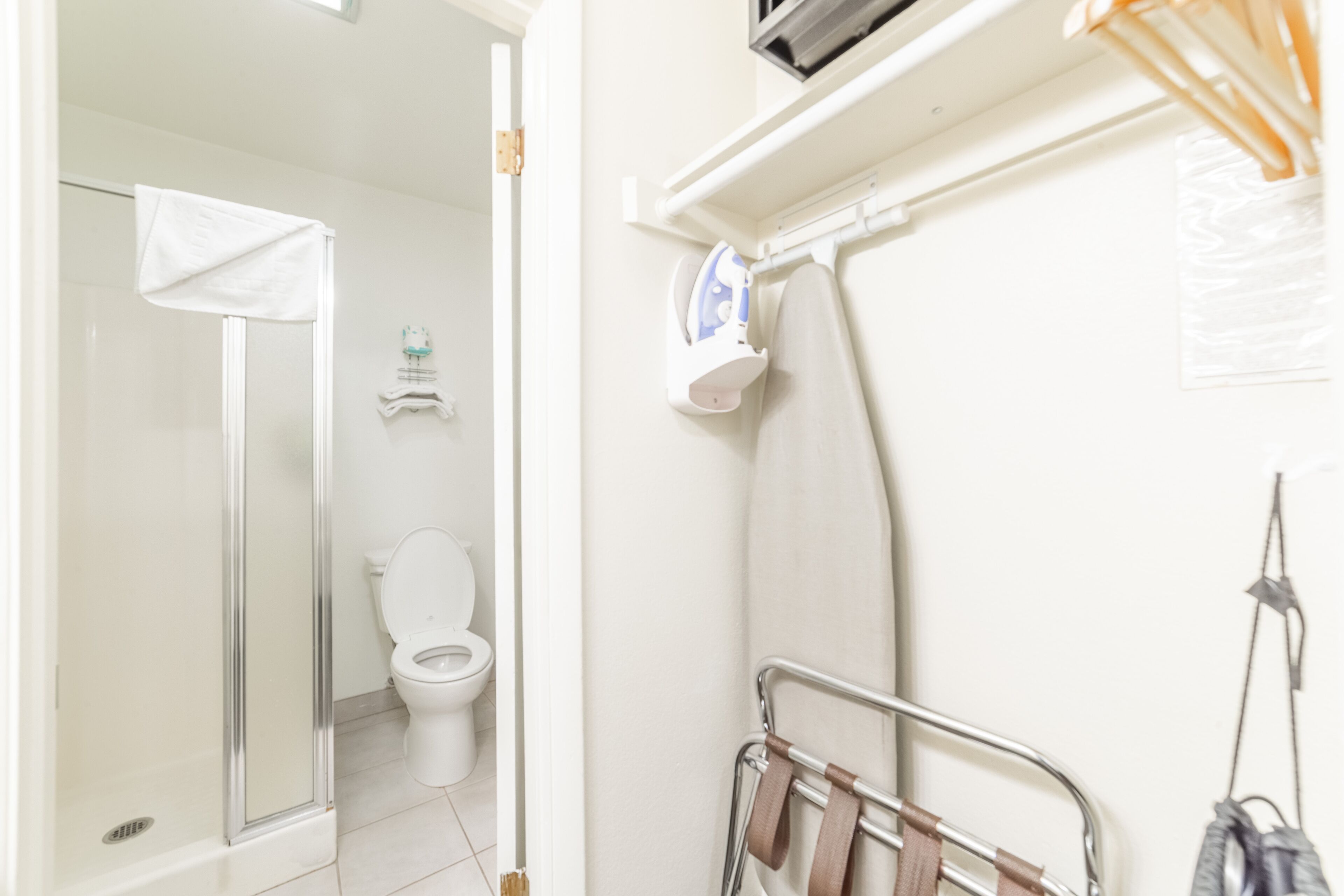 standard room, 1 queen bed, stair access only | 1 bedroom, in-room safe, desk, blackout curtains