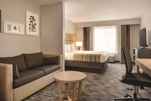 Studio Suite, 1 King Bed, Non Smoking | Premium bedding, desk, blackout curtains, iron/ironing board - Country Inn & Suites by Radisson, Pella, IA (Pella)