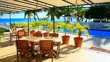 Breakfast, lunch, dinner served; pool views