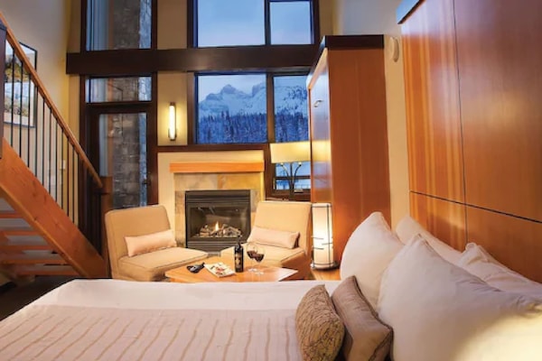 Loft Room (Lift Tickets Sold Separately) | Desk, free WiFi, bed sheets