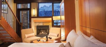 Sunshine Mountain Lodge