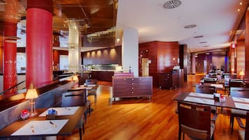 Daily buffet breakfast for a fee