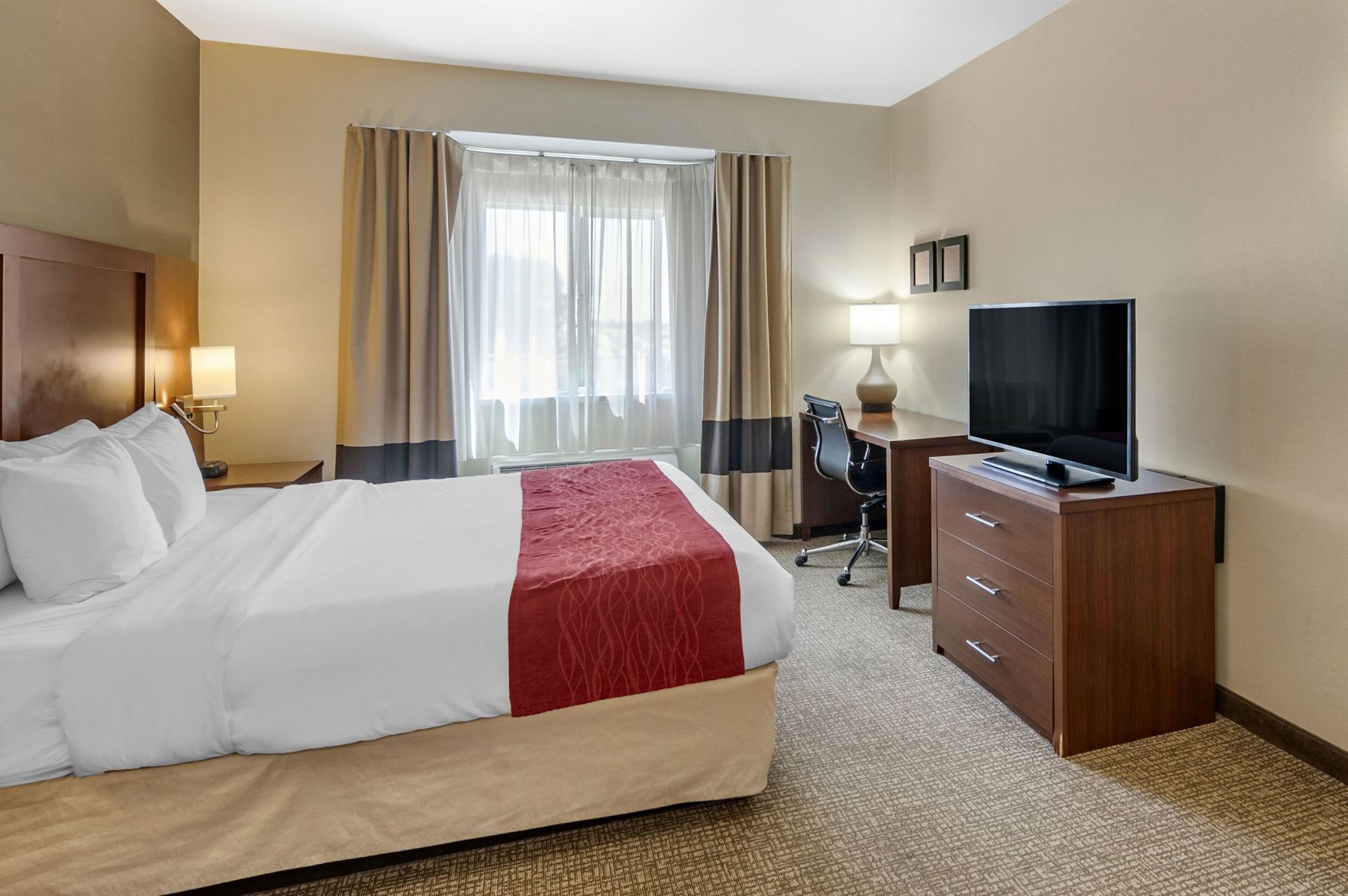Hypo-allergenic bedding, pillowtop beds, laptop workspace