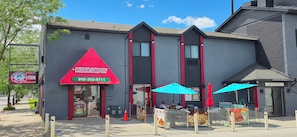 Restaurant - Motel 6 Niagara Falls, ON – Near the Falls (Niagara Falls)