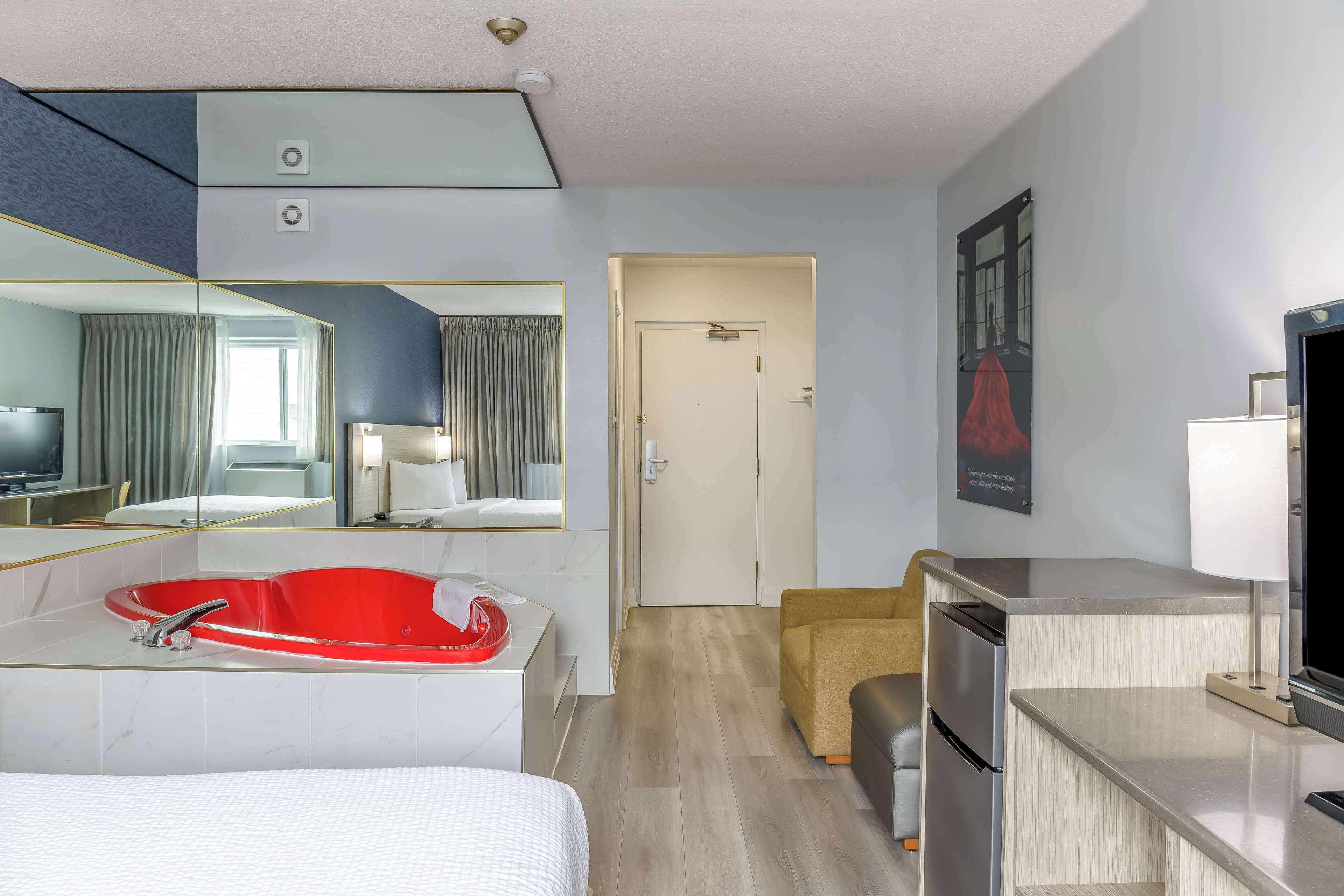 Premium bedding, individually decorated, individually furnished, desk