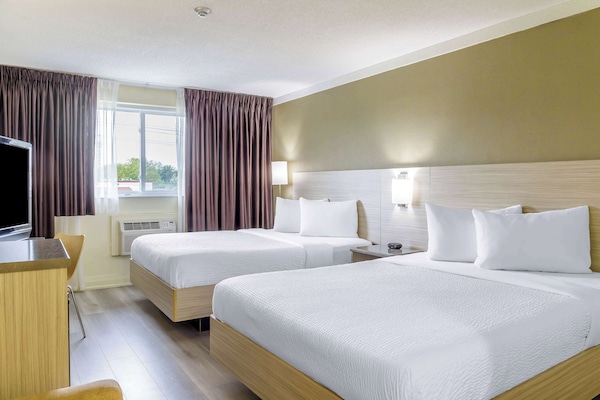 Premium bedding, individually decorated, individually furnished, desk