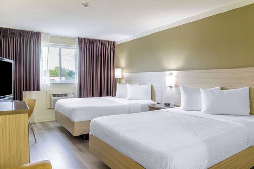 Motel 6 Niagara Falls, ON – Near the Falls