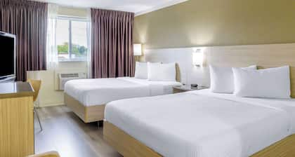 Motel 6 Niagara Falls, ON – Near the Falls