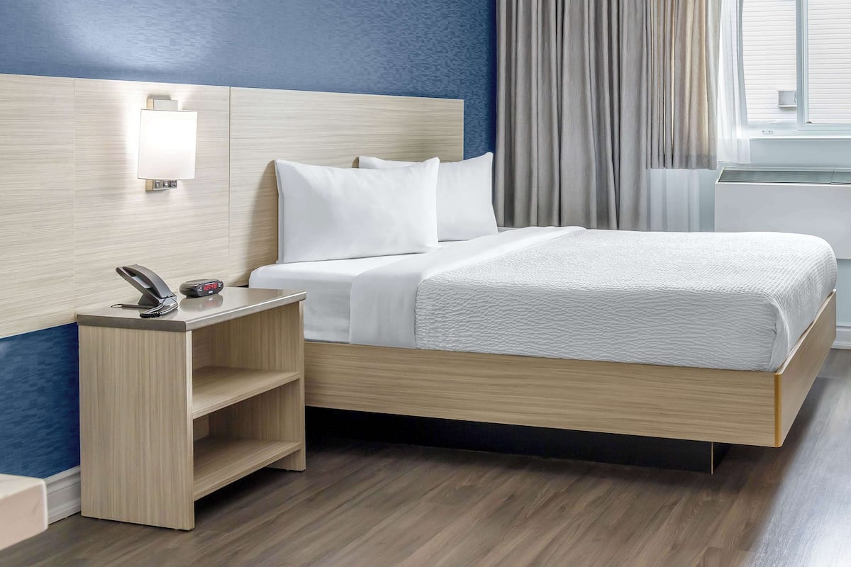 Premium bedding, individually decorated, individually furnished, desk