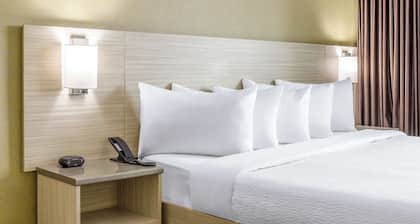 Motel 6 Niagara Falls, ON – Near the Falls