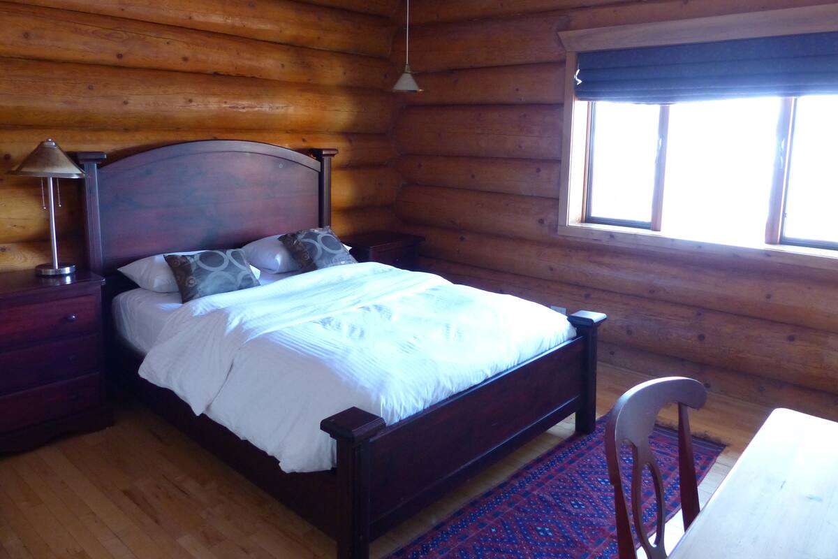 Luxury Suite, 2 Queen Beds, Sauna, Garden View | Premium bedding, in-room safe, desk, iron/ironing board
