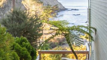 Victorian King Suite with Ocean view large Balcony/Deck | Terrace/patio