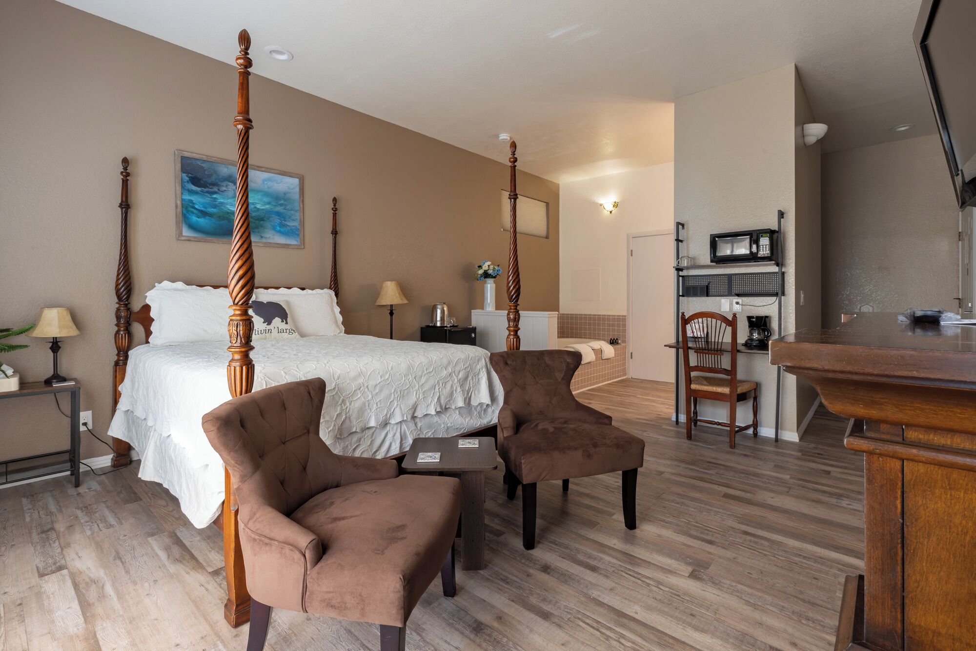 Standaard kamer, 1 queensize bed, uitzicht op binnenplaats | Donzen dekbedden, individueel gedecoreerd, individueel gemeubileerd