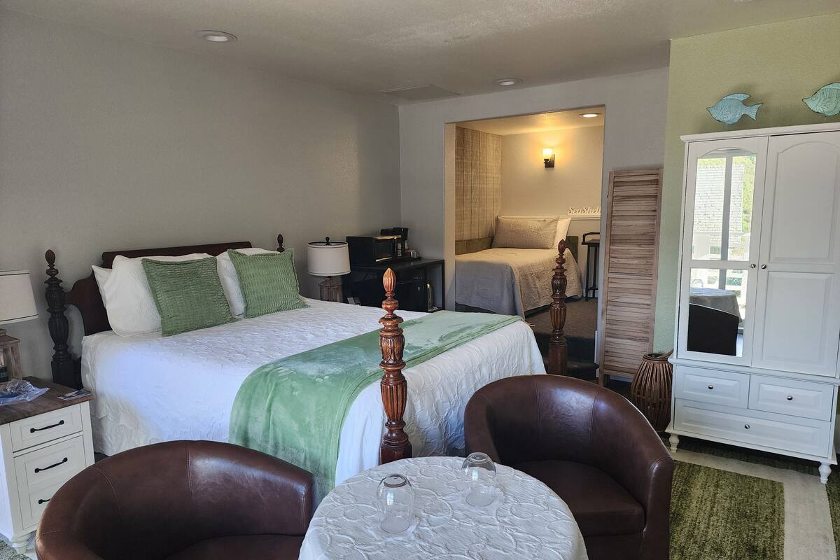 Cypress Queen and Twin | Down duvets, iron/ironing board, rollaway beds, free WiFi