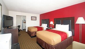 Desk, laptop workspace, blackout curtains, iron/ironing board - Americas Best Value Inn Pilot Mountain (Pilot Mountain)