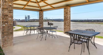 Best Western Club House Inn & Suites