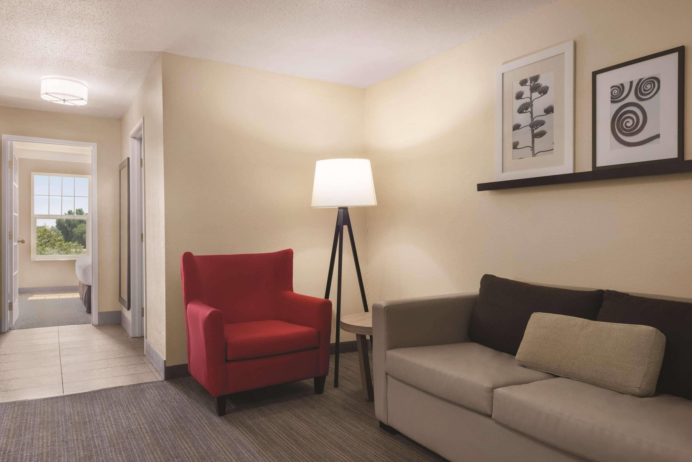 Suite, 1 habitación, no fumadores | Escritorio, cortinas opacas, tabla de planchar con plancha y wifi gratis