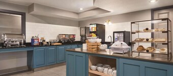 Country Inn & Suites by Radisson, Cottage Grove, MN