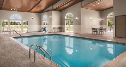 Country Inn & Suites by Radisson, Cottage Grove, MN