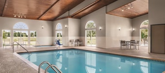 Country Inn & Suites by Radisson, Cottage Grove, MN