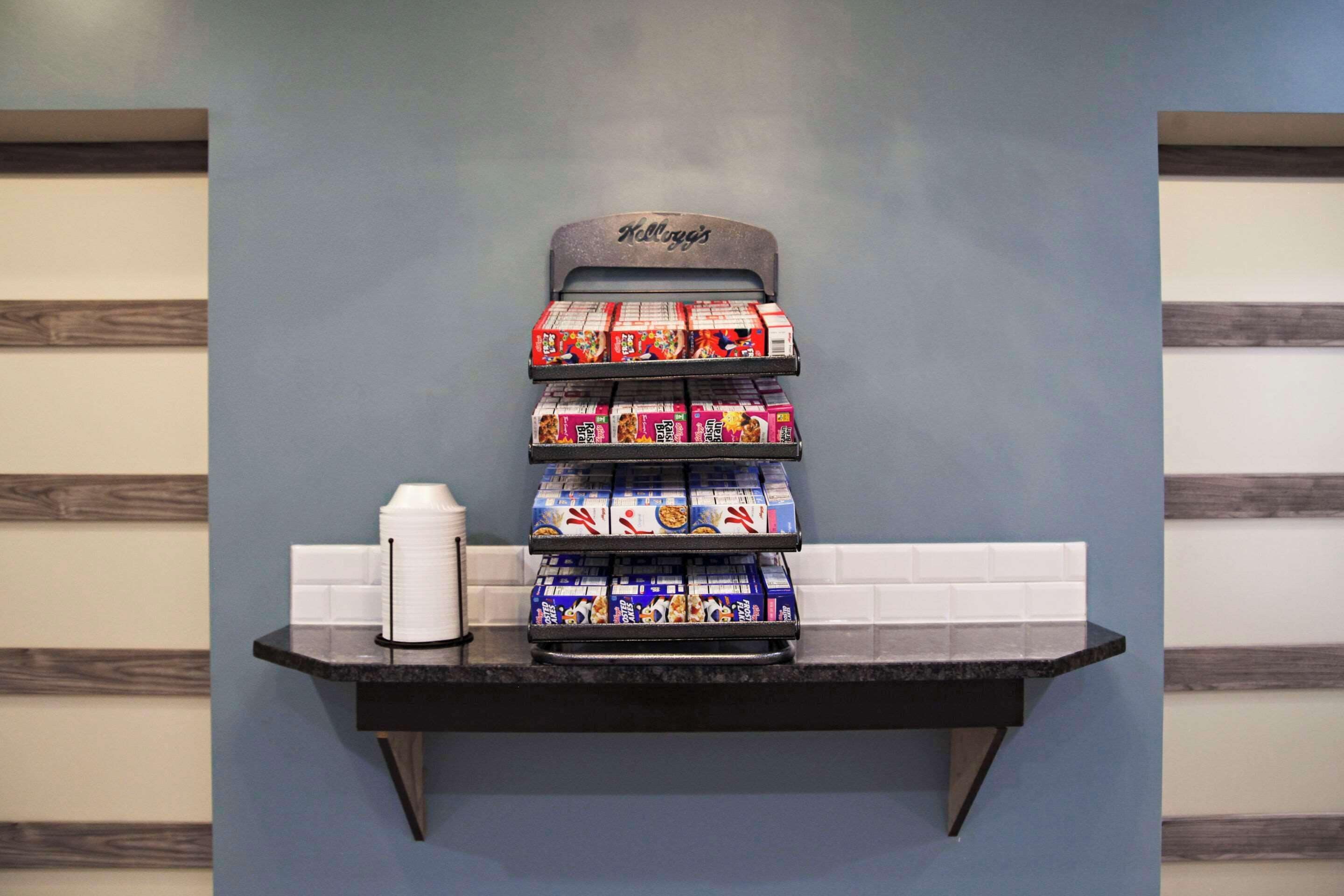 free daily continental breakfast