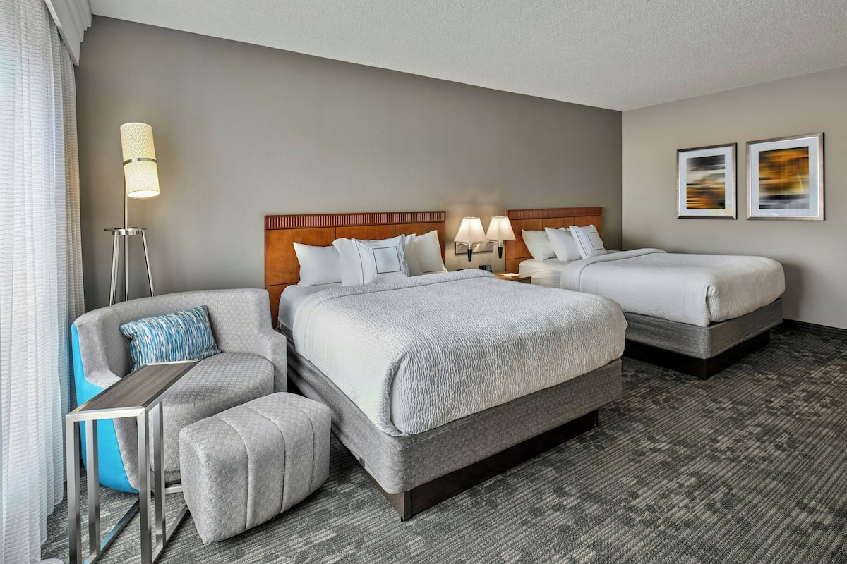 In-room safe, desk, laptop workspace, blackout drapes