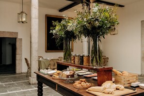 Desayuno buffet incluido todos los días