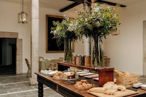 Desayuno buffet incluido todos los días
