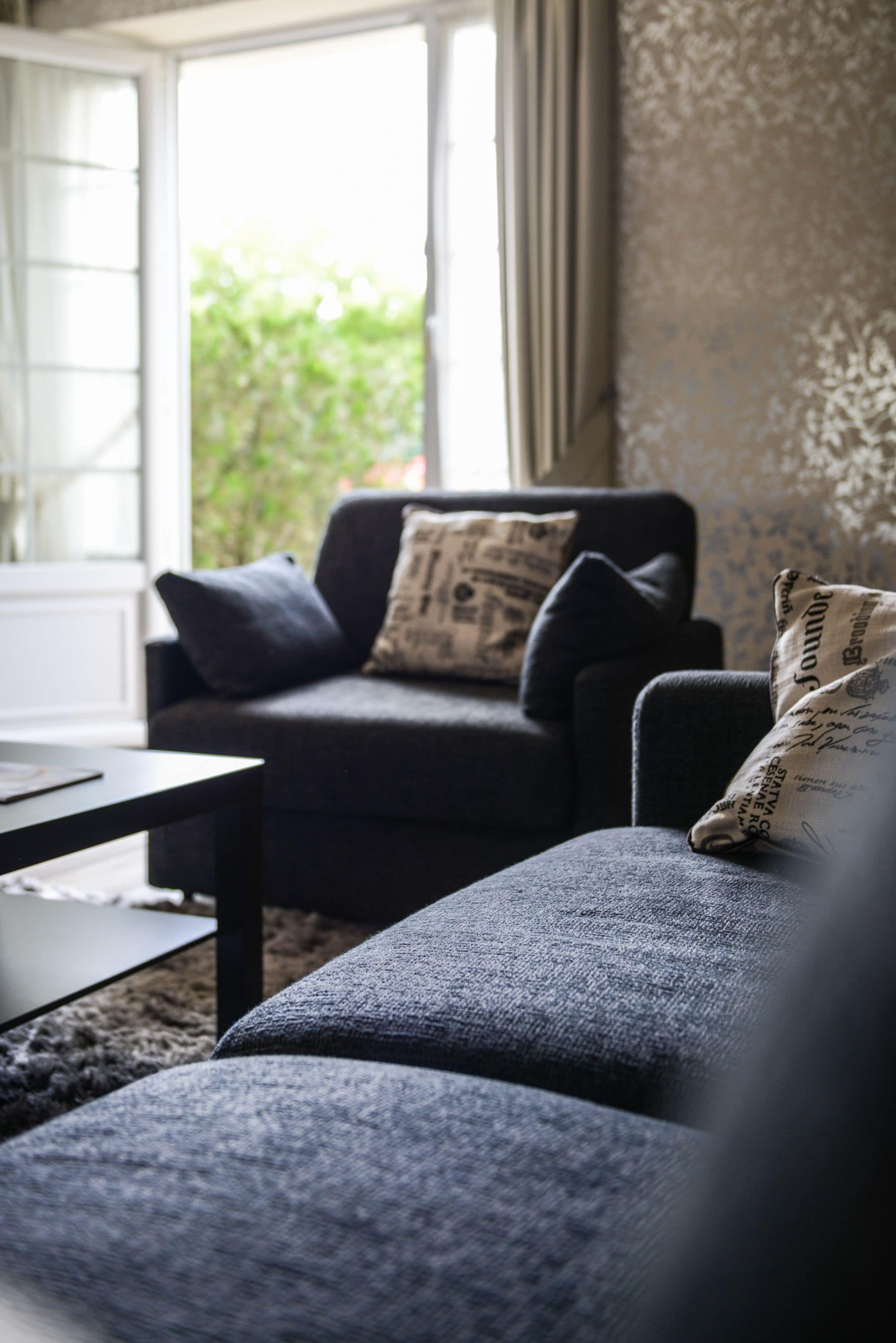 flat-screen tv, ping pong