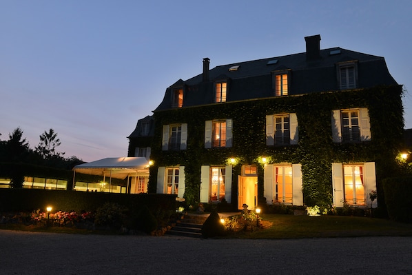 Front of property - evening/night
