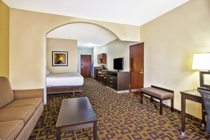 Pillow-top beds, in-room safe, desk, laptop workspace - Holiday Inn Express Hotel and Suites Marysville by IHG (Marysville)
