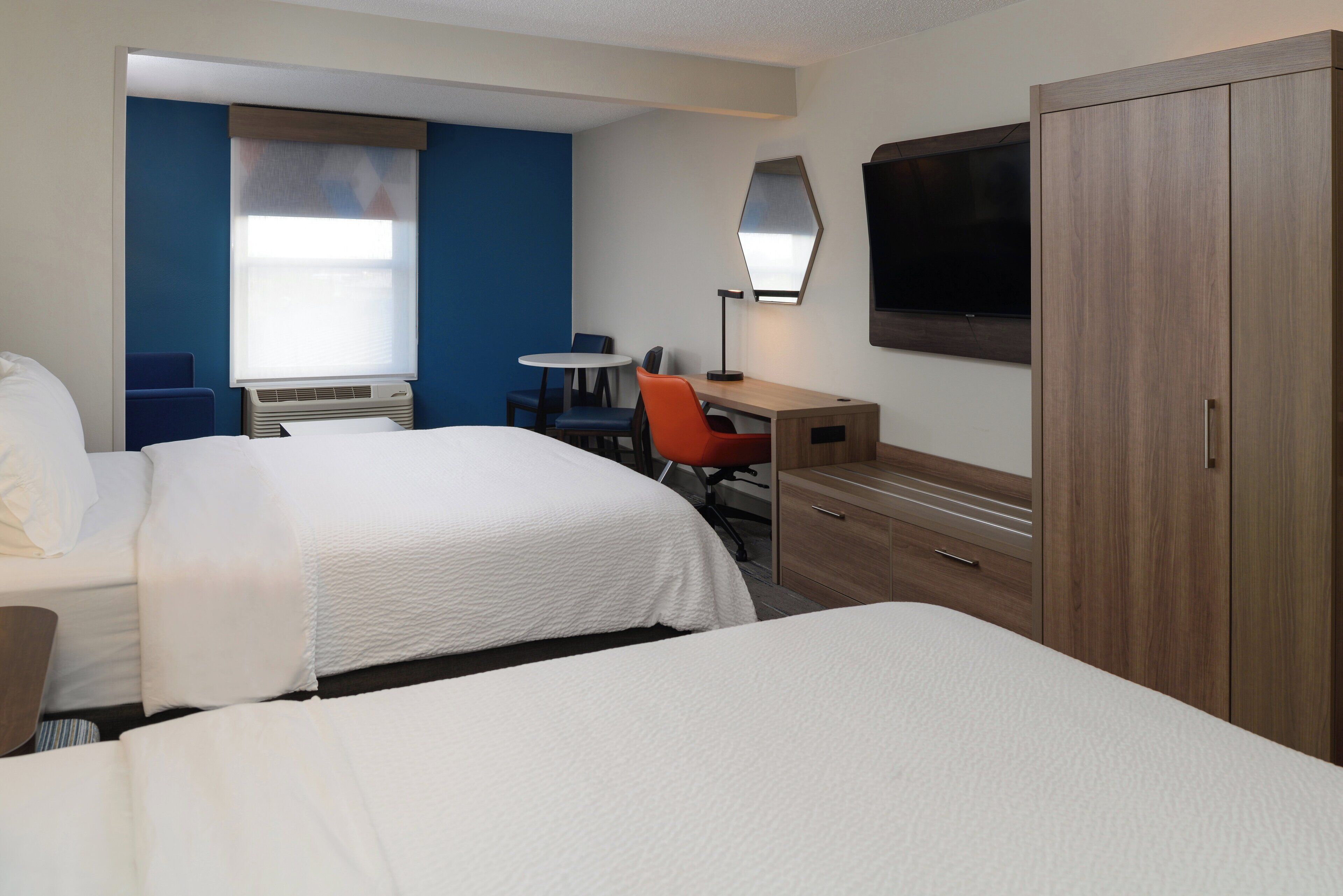 suite, 2 queen beds | 1 bedroom, pillow-top beds, in-room safe, desk