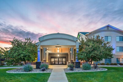 Holiday Inn Express & Suites Gillette by IHG