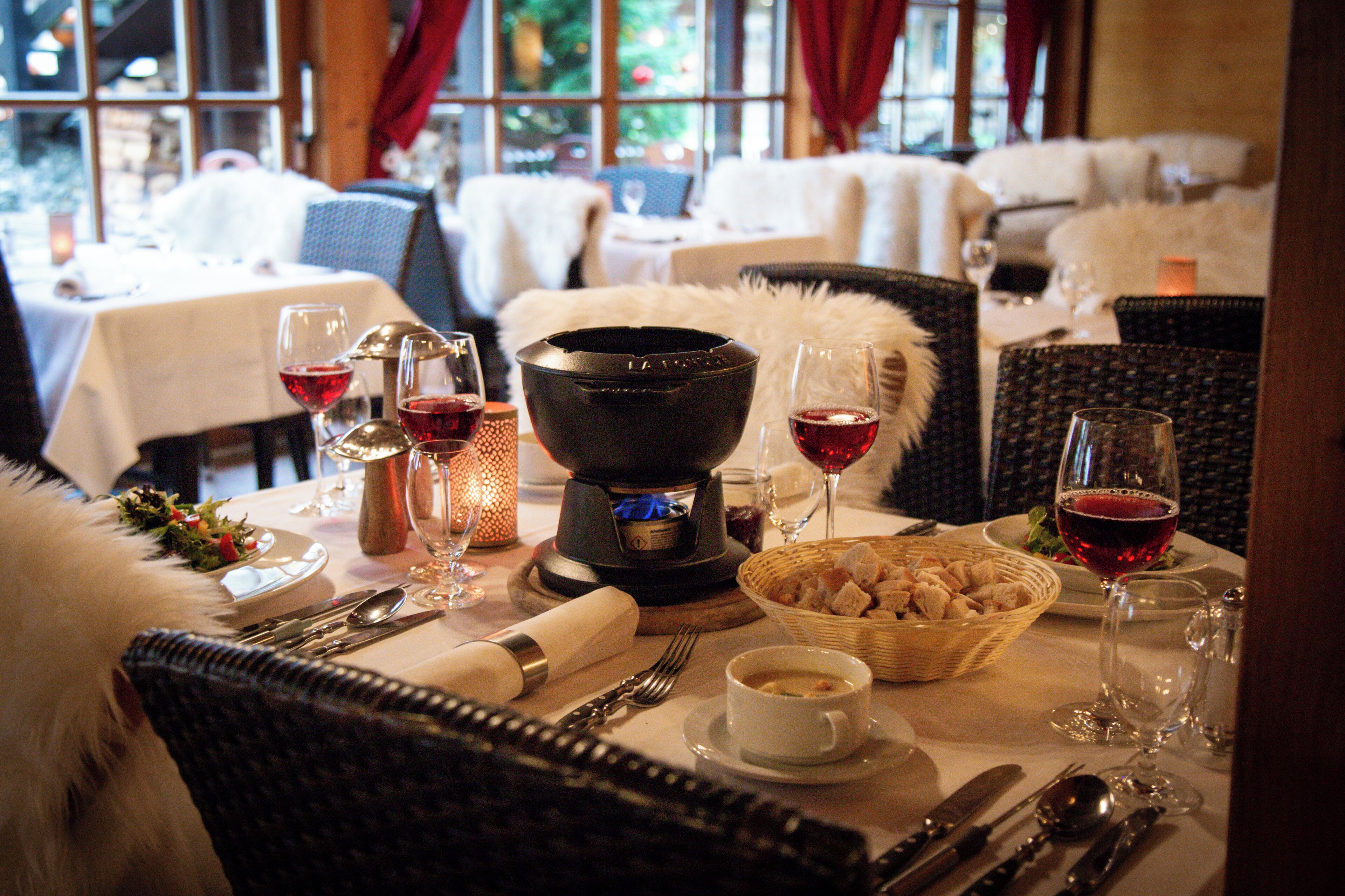 Déjeuner et dîner servis sur place, spécialités Cuisine allemande