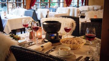 Se sirven almuerzos y cenas, cocina alemana