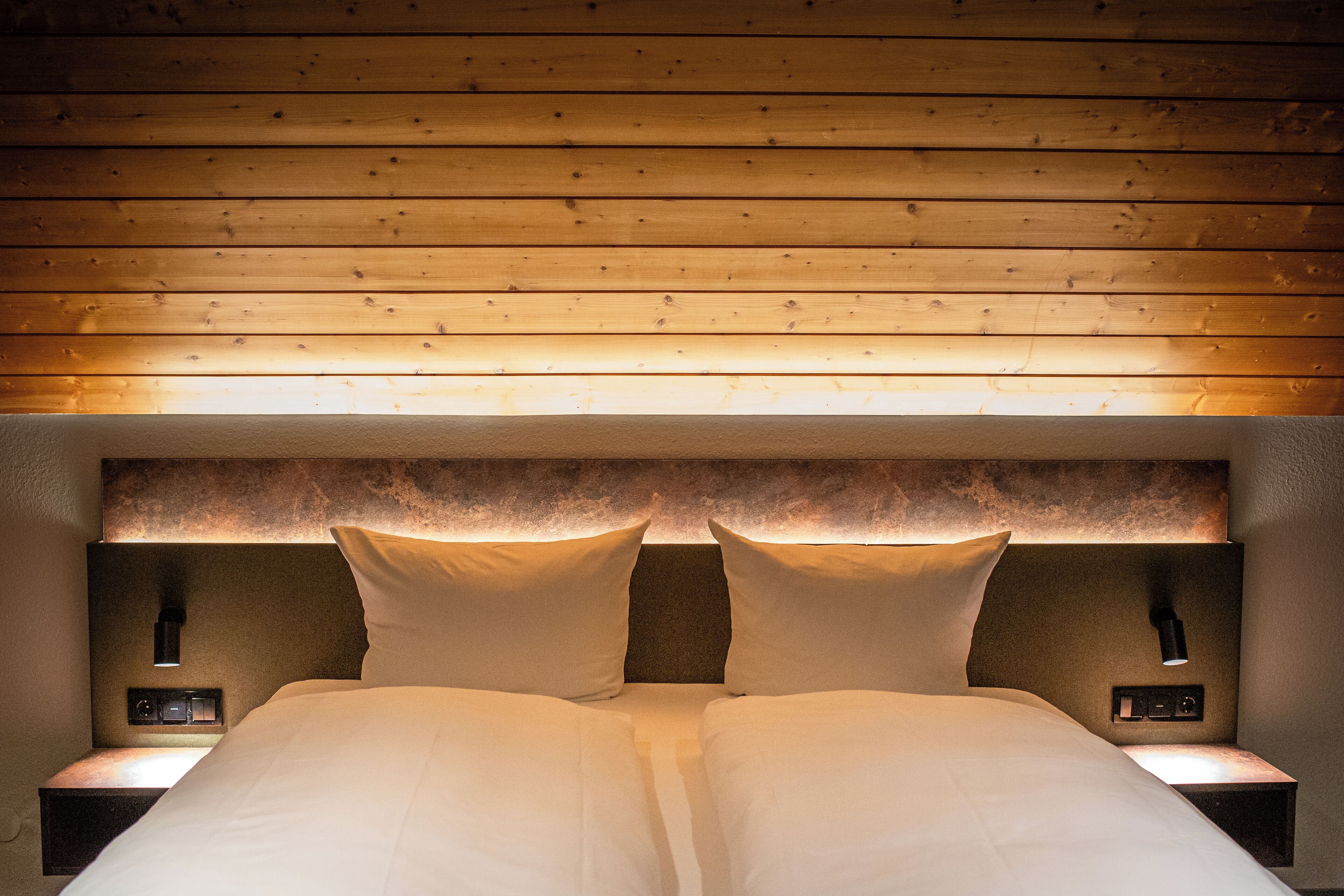 Literie hypoallergénique, coffres-forts dans les chambres, bureau