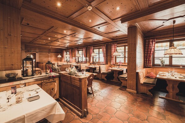 Lunch and dinner served, German cuisine