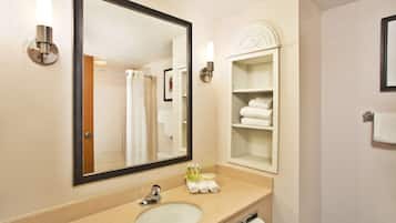 Duschwanne, Komfortbadewanne, kostenlose Toilettenartikel, Haartrockner