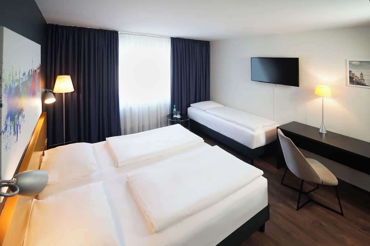 Standard Room, 3 Twin Beds (Greet) | In-room safe, desk, iron/ironing board, free cribs/infant beds