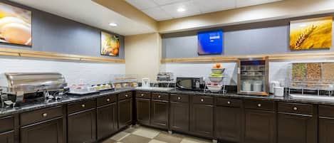 Free daily buffet breakfast