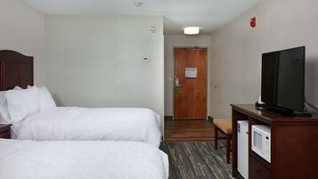 Cortinas blackout, tabla de planchar con plancha y cunas gratuitas