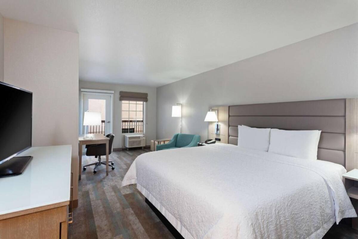 In-room safe, desk, iron/ironing board, free cots/infant beds