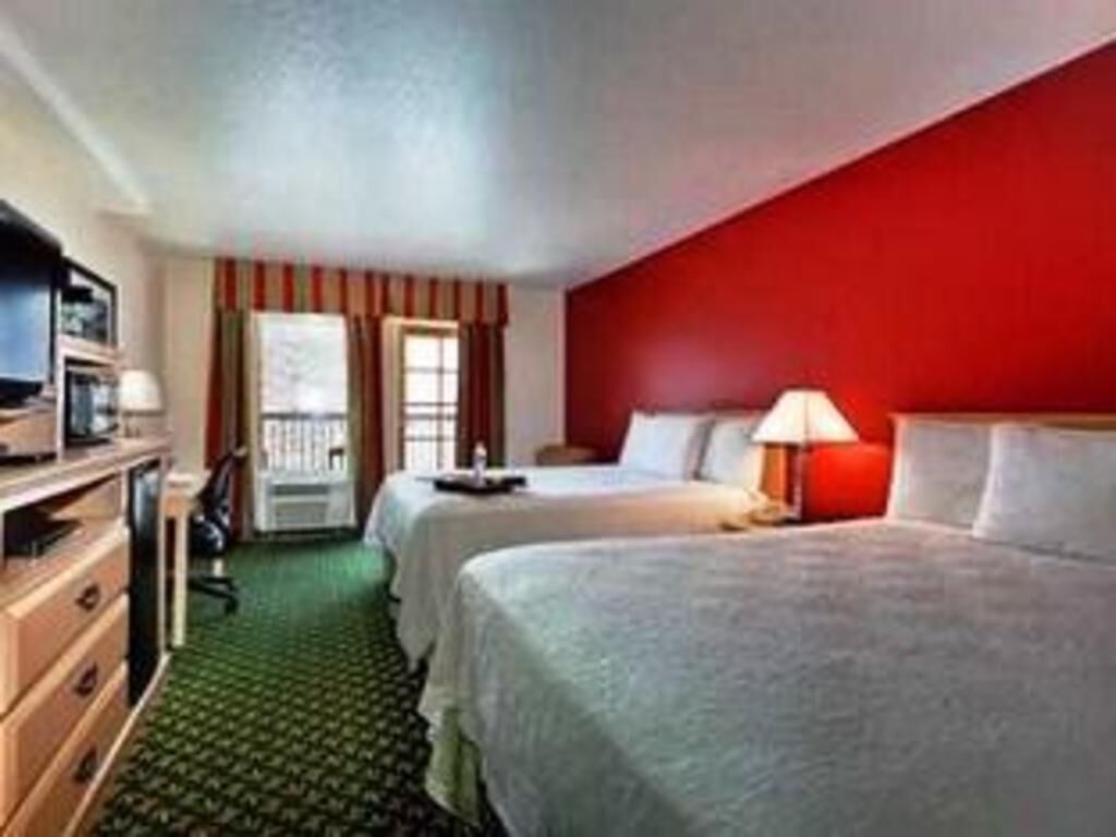 In-room safe, desk, iron/ironing board, free cots/infant beds