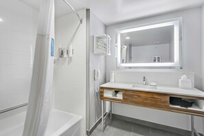Room, 2 Queen Beds, Bathtub | Bathroom | Bathtub, hair dryer, towels - Hampton Inn Houston-Pearland (Pearland)
