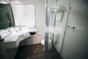 Free toiletries, hair dryer, towels, soap - 175 Hotel Westmead  (Westmead)